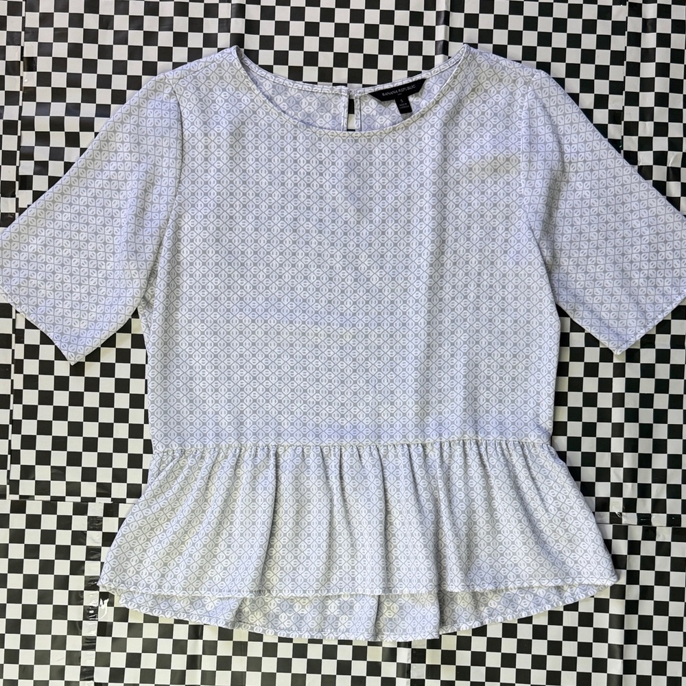 Banana Republic Light Gray Patterned Blouse
